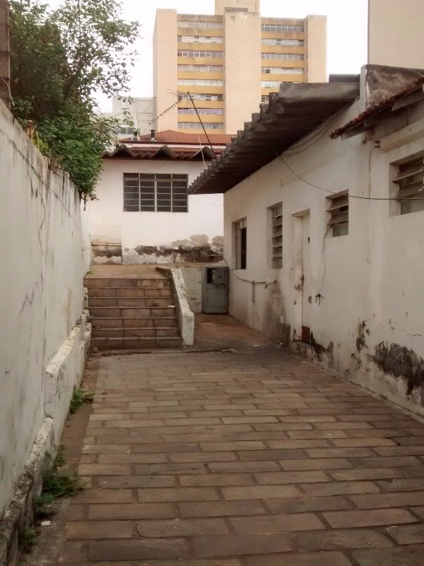 Sobrado à venda com 2 quartos, 220m² - Foto 2