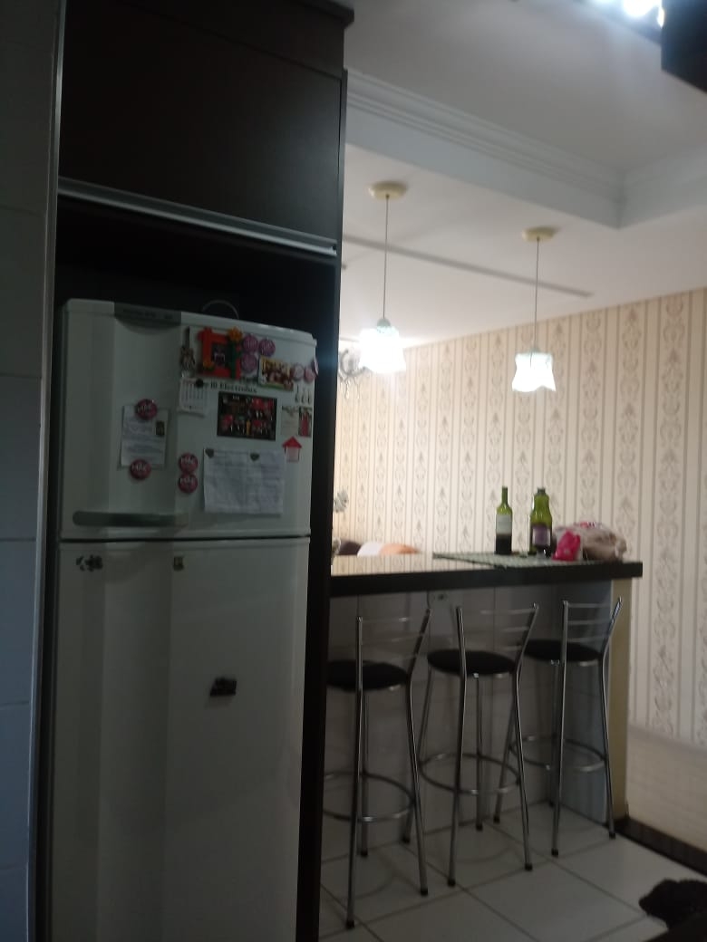 Apartamento à venda com 3 quartos, 74m² - Foto 2