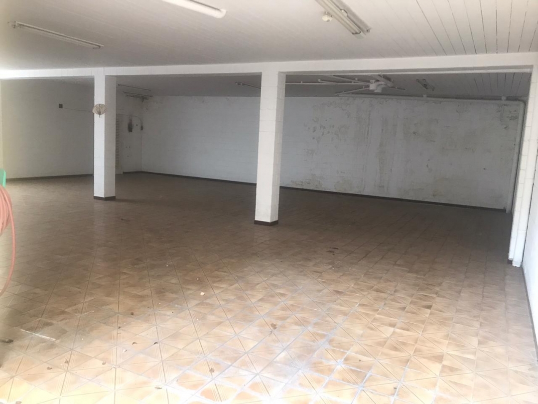 Casa para alugar com 7 quartos, 450m² - Foto 2