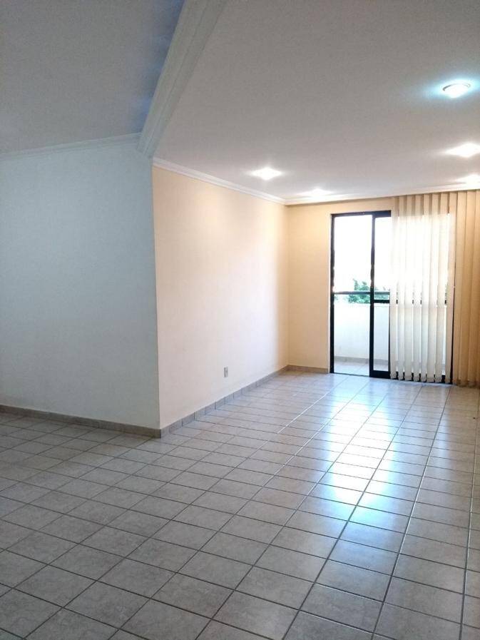 Apartamento à venda com 3 quartos, 96m² - Foto 2