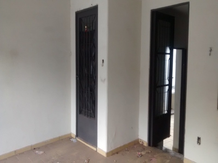 Casa à venda com 2 quartos, 125m² - Foto 2