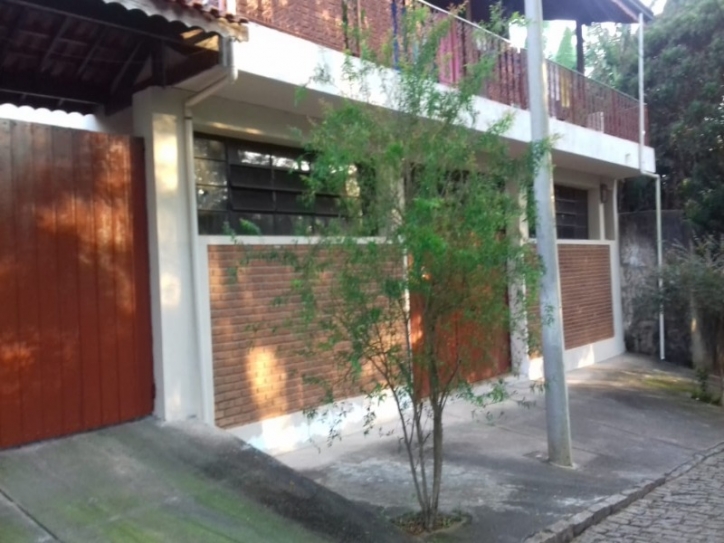 Sobrado à venda com 3 quartos, 226m² - Foto 1